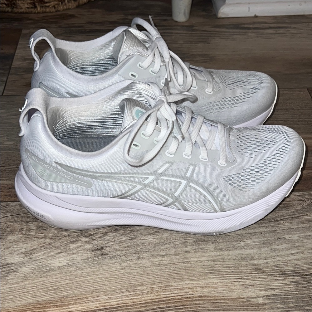 Asics White Gel Kayano 31 Running Shoes